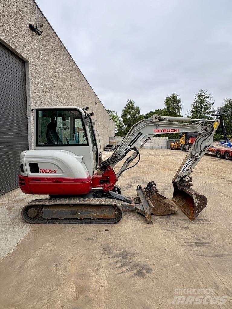 Takeuchi TB 235 Мини-экскаваторы