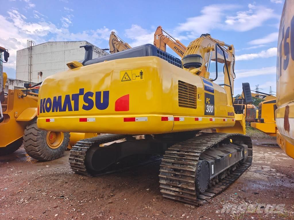 Komatsu PC 300-7 Гусеничные экскаваторы