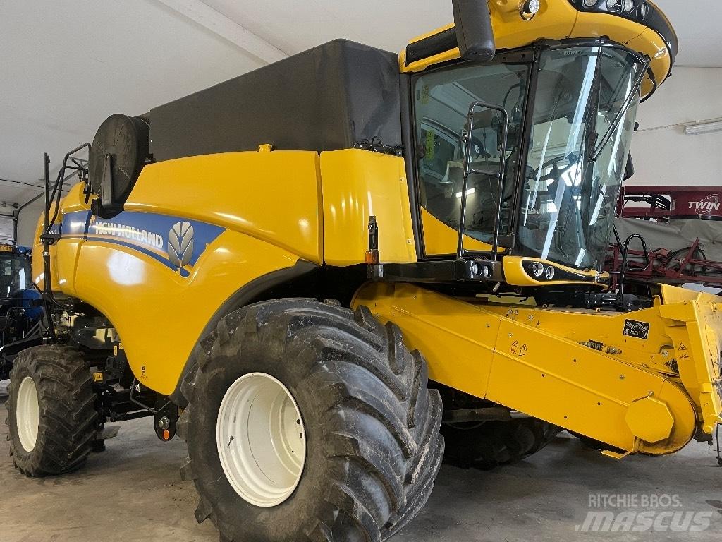 New Holland CX7.80 Зерноуборочные комбайны