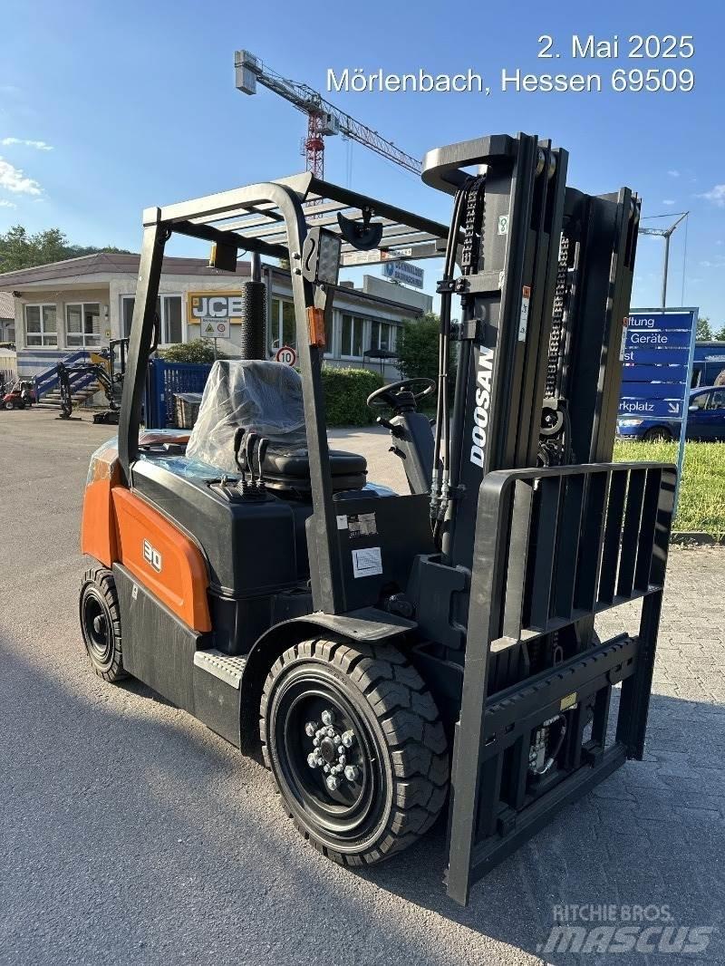 Doosan D30NXP Дизельные погрузчики