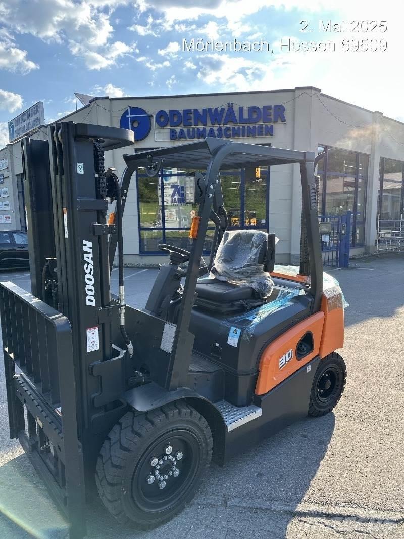 Doosan D30NXP Дизельные погрузчики