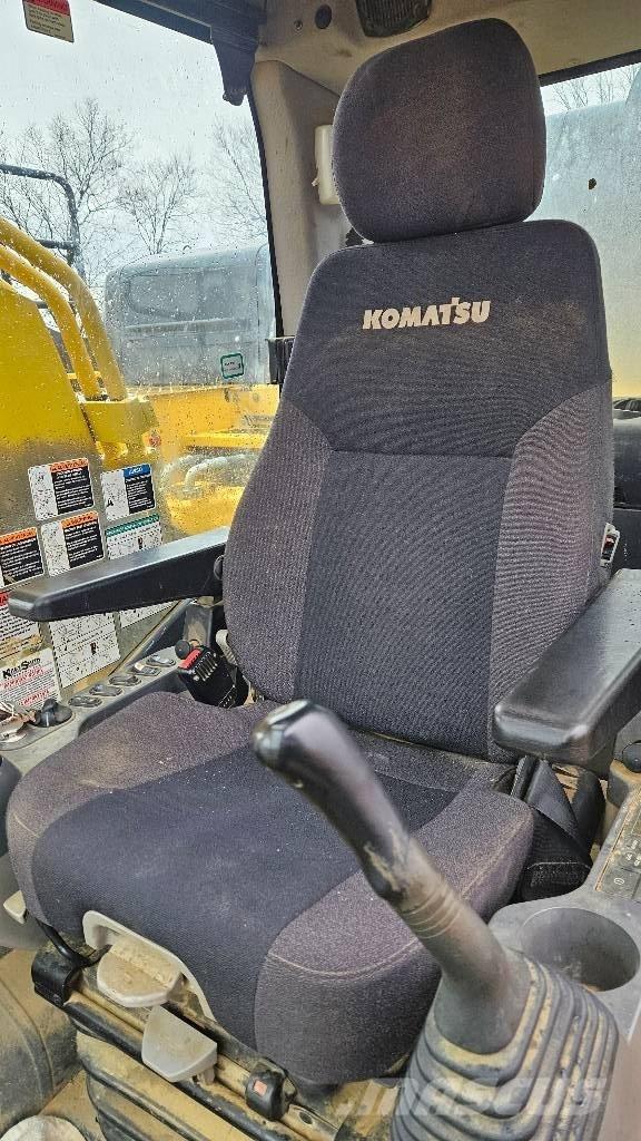 Komatsu PC 490 LC-11 Гусеничные экскаваторы
