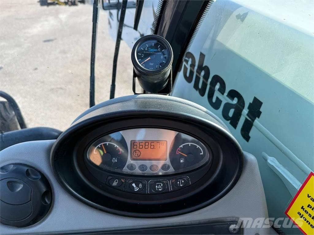 Bobcat TL470 Agri Телескопические погрузчики