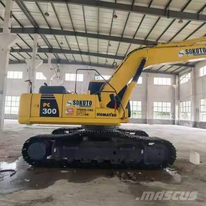 Komatsu PC300-7 Гусеничные экскаваторы