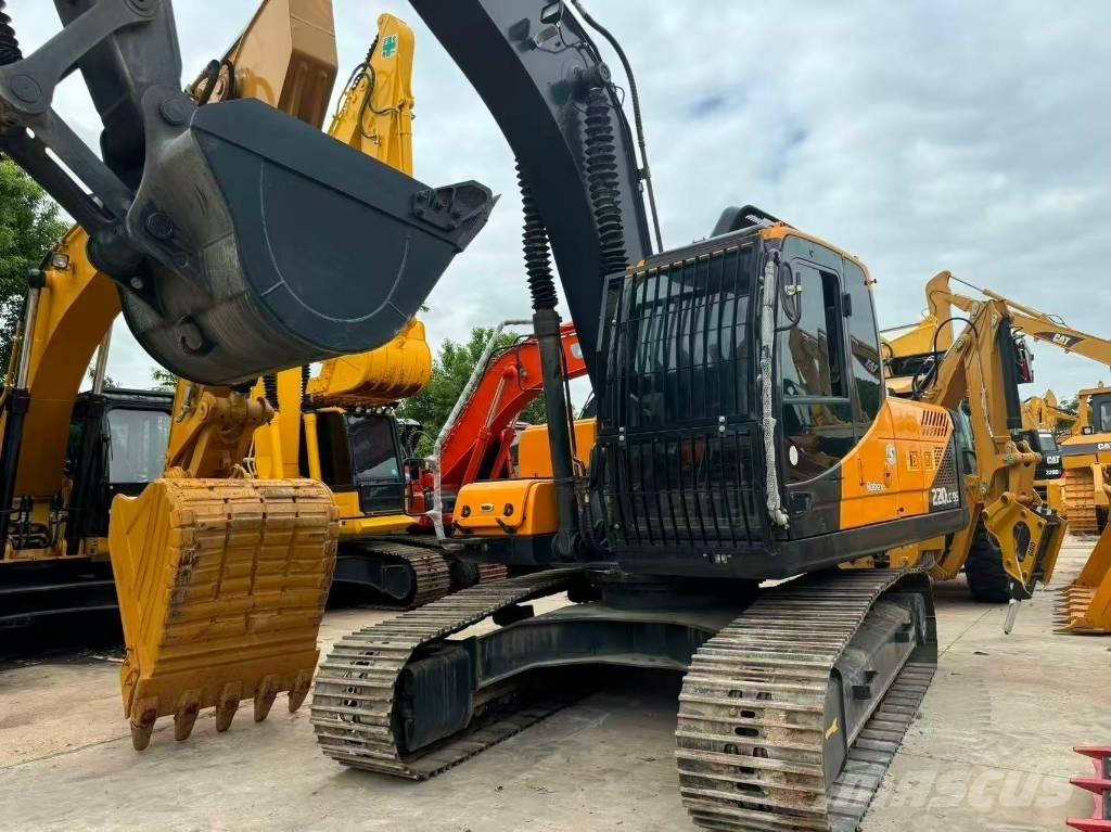 Hyundai R220LC-9S Гусеничные экскаваторы