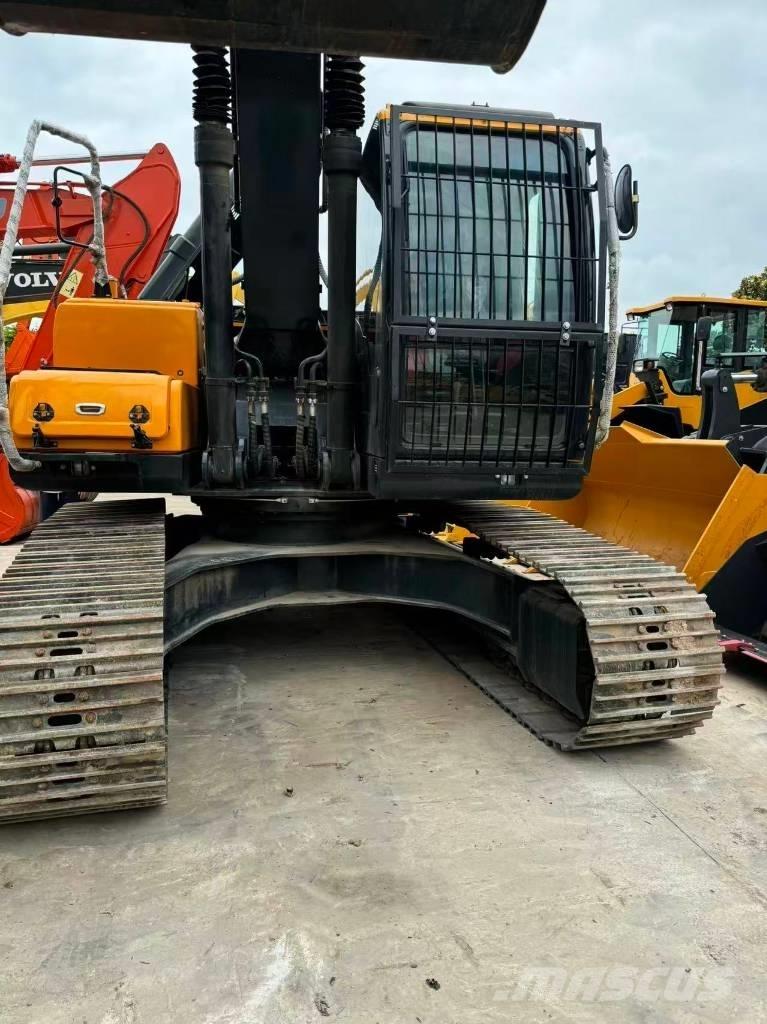 Hyundai R220LC-9S Гусеничные экскаваторы