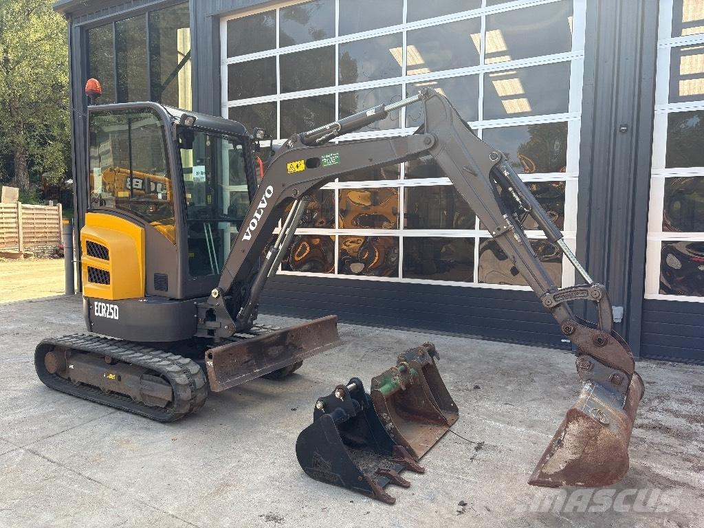 Volvo ECR 25 D Мини-экскаваторы