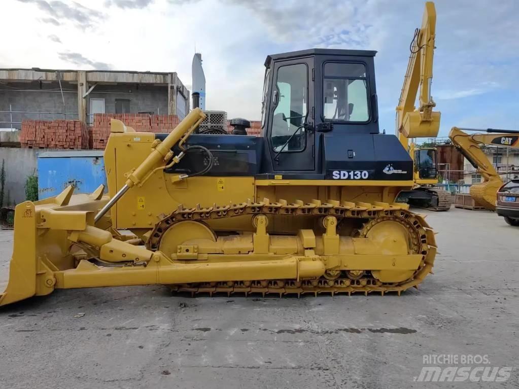 Shantui SD13 Гусеничные бульдозеры
