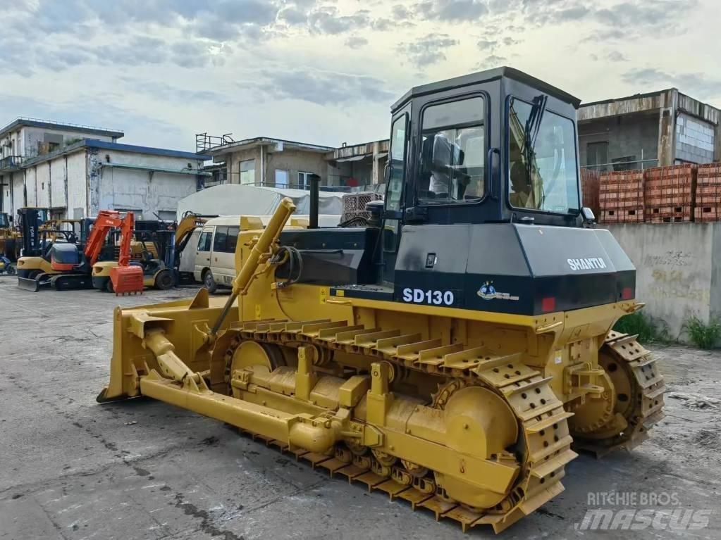 Shantui SD13 Гусеничные бульдозеры