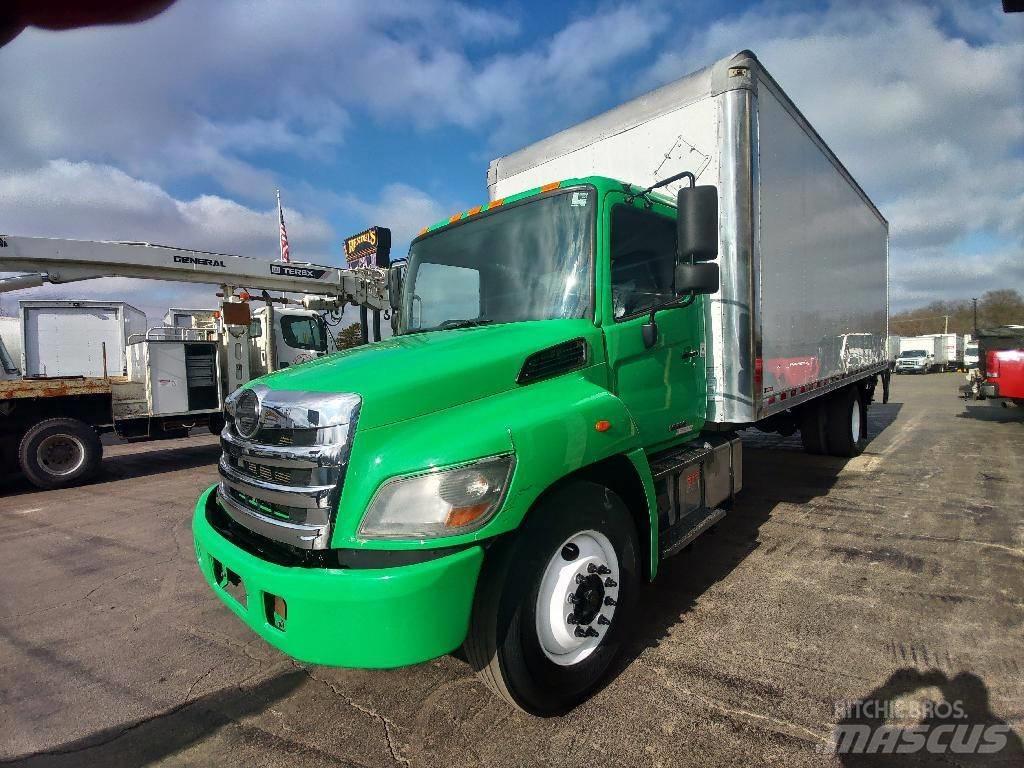 Hino 338 Грузовики-Фургоны