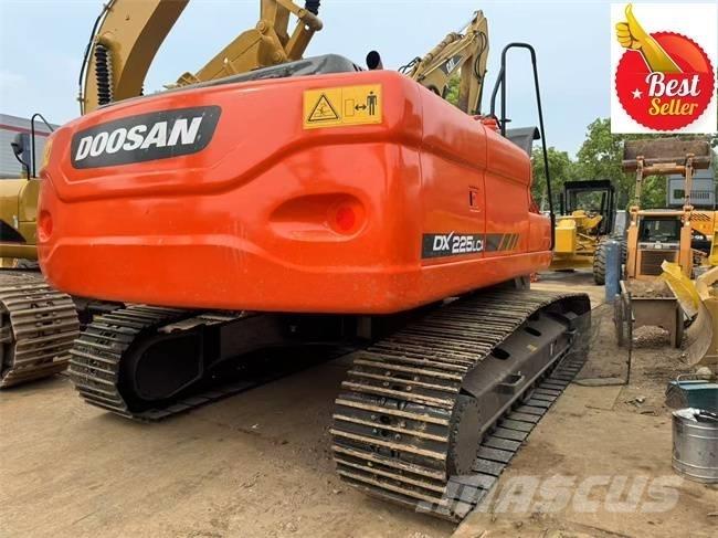 Doosan DX 225 LCA Гусеничные экскаваторы