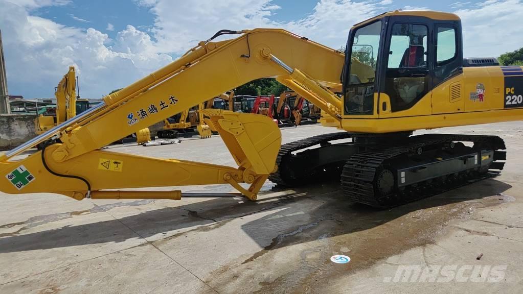 Komatsu P C220-7 Гусеничные экскаваторы