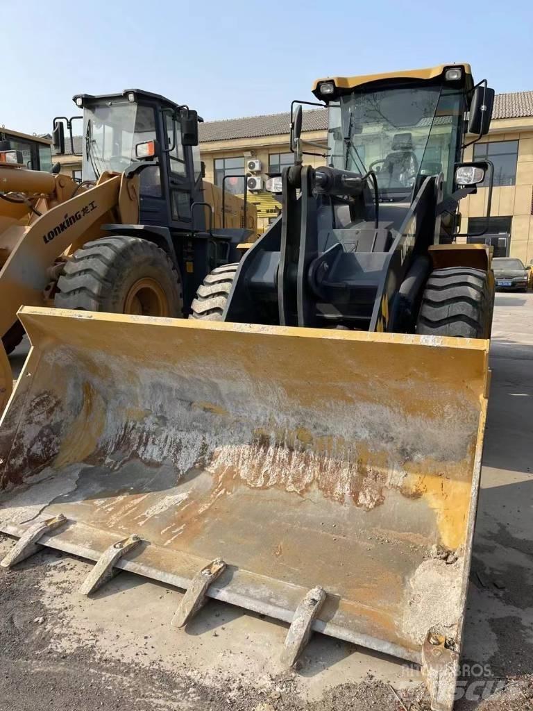 XCMG LW 300 FV Фронтальные погрузчики