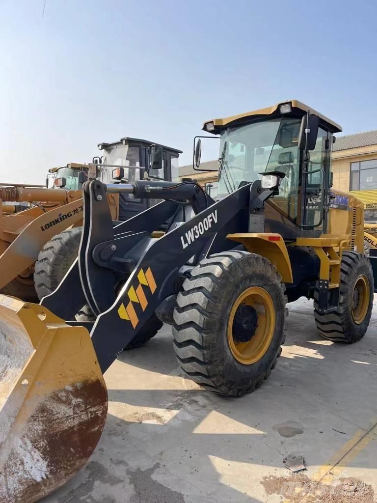 XCMG LW 300 FV Фронтальные погрузчики