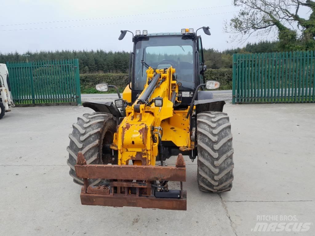 JCB TM 320 S Сельскохозяйственные телескопические погрузчики