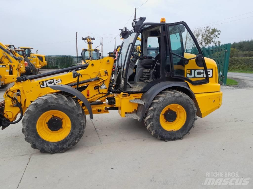 JCB TM 320 S Сельскохозяйственные телескопические погрузчики