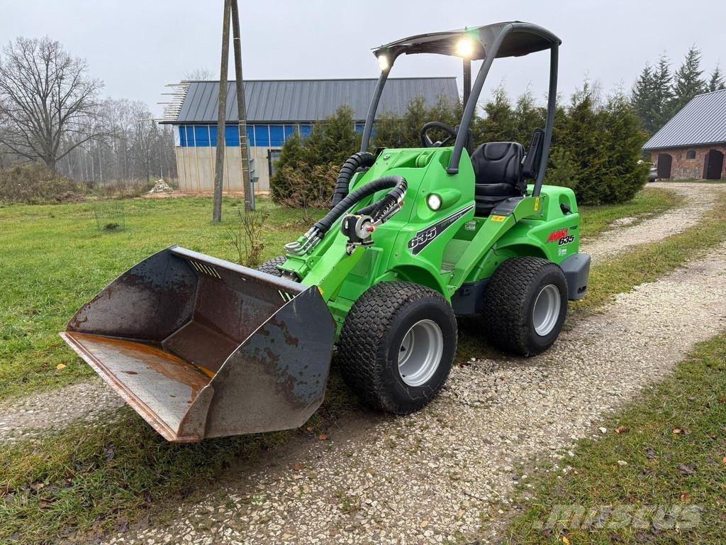 Avant 635 Фронтальные погрузчики