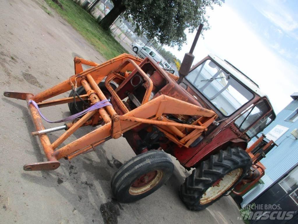 IH 523 Трактора