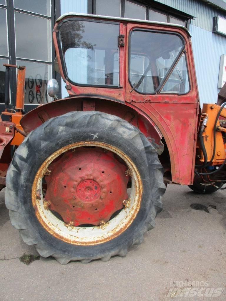 IH 523 Трактора