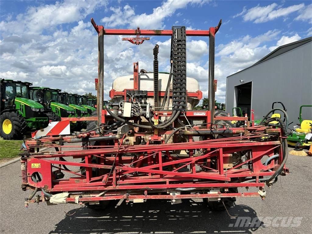 Holder IN280 Прицепные опрыскиватели