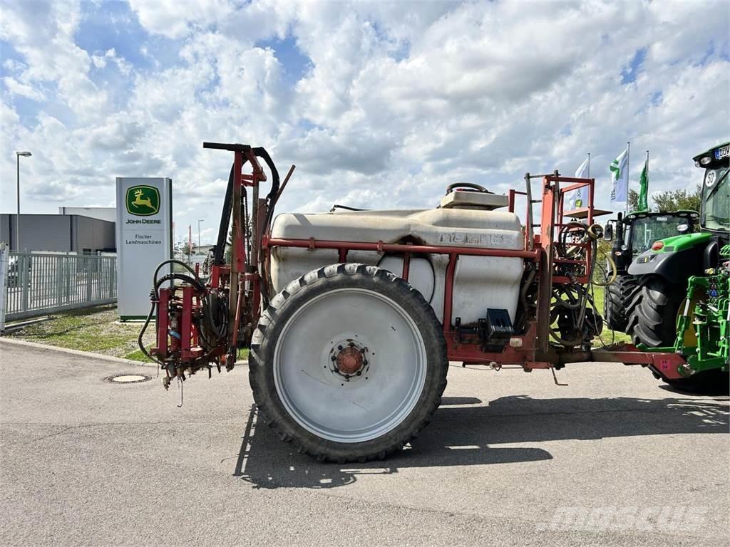 Holder IN280 Прицепные опрыскиватели