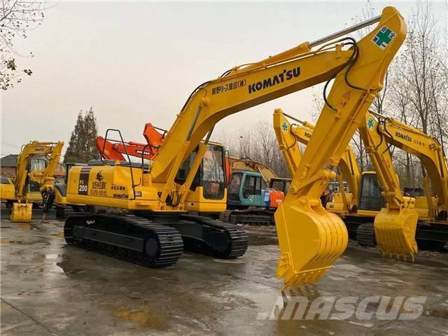 Komatsu PC200-7 Гусеничные экскаваторы