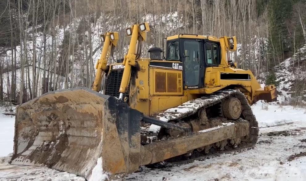 CAT D 8 R Гусеничные бульдозеры