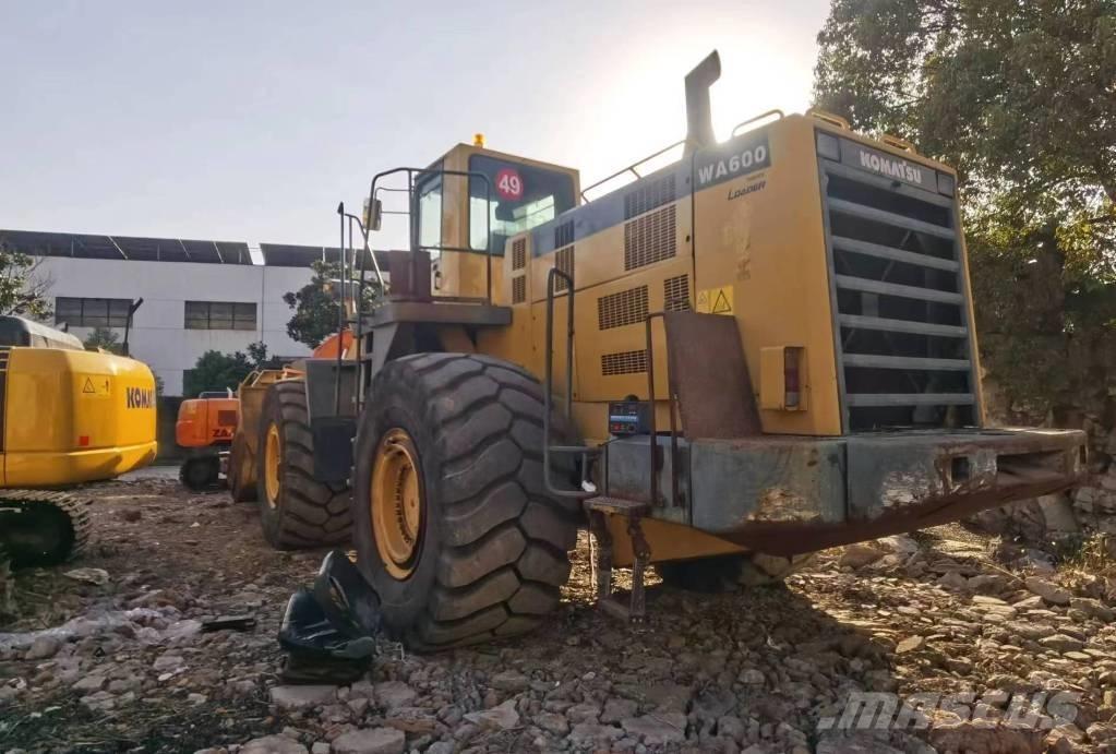 Komatsu WA 600 Фронтальные погрузчики
