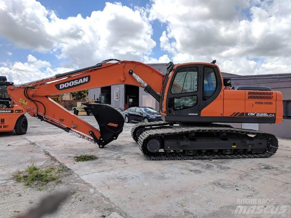 Doosan DX 225 LCA Гусеничные экскаваторы