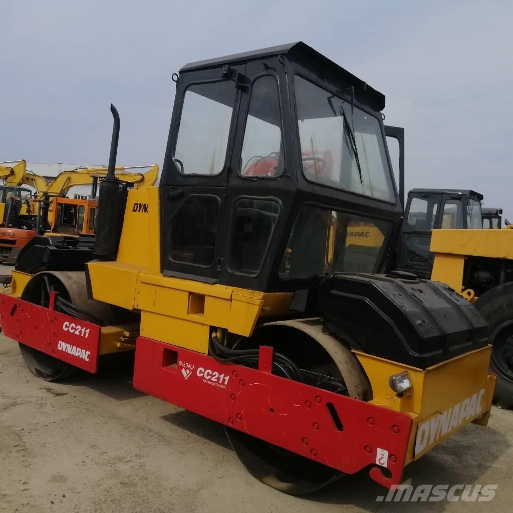 Dynapac CC 211 Катки тротуарные