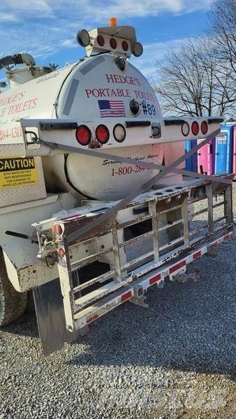 Hino Toilet Truck Грузовики-цистерны