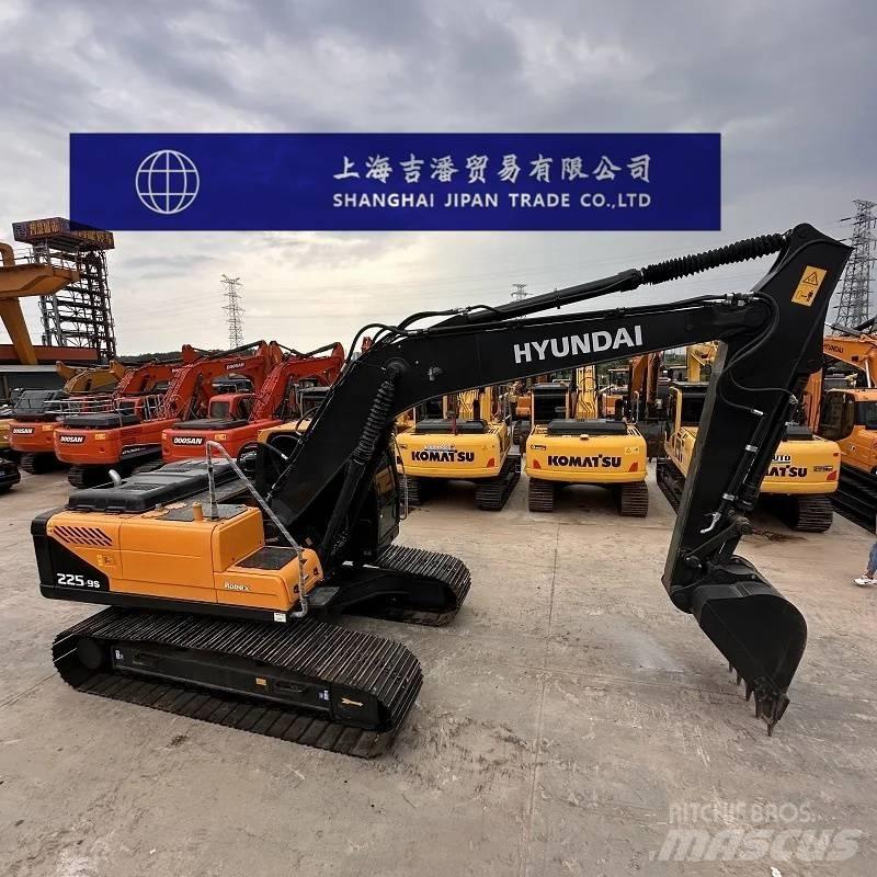 Hyundai R225 Гусеничные экскаваторы