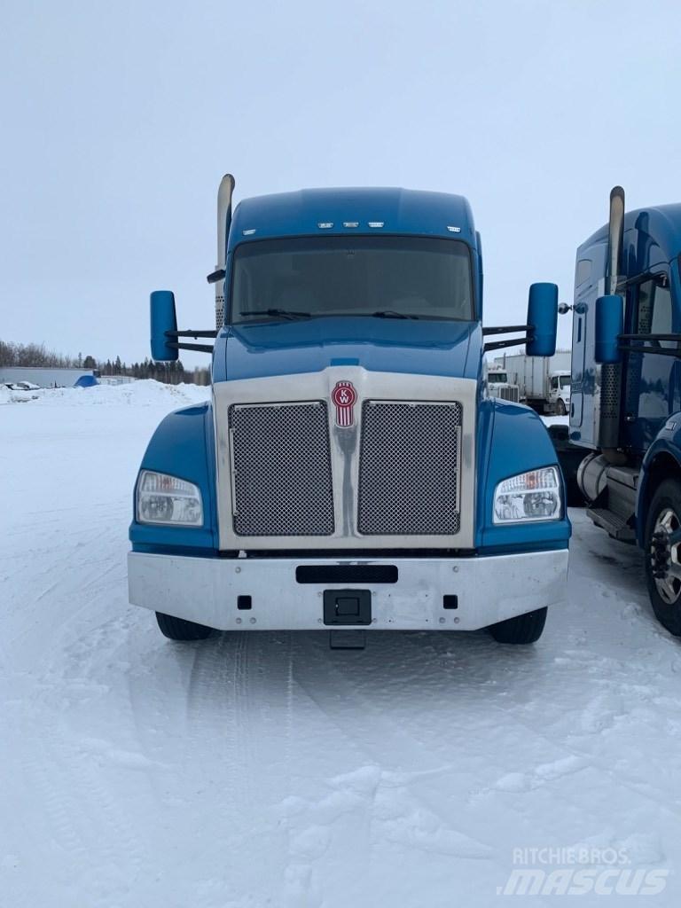 Kenworth T-880 Седельные тягачи