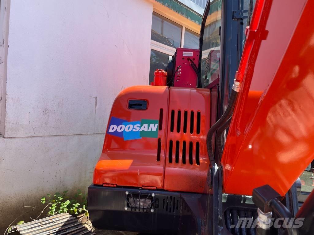 Doosan DX 60 Гусеничные экскаваторы