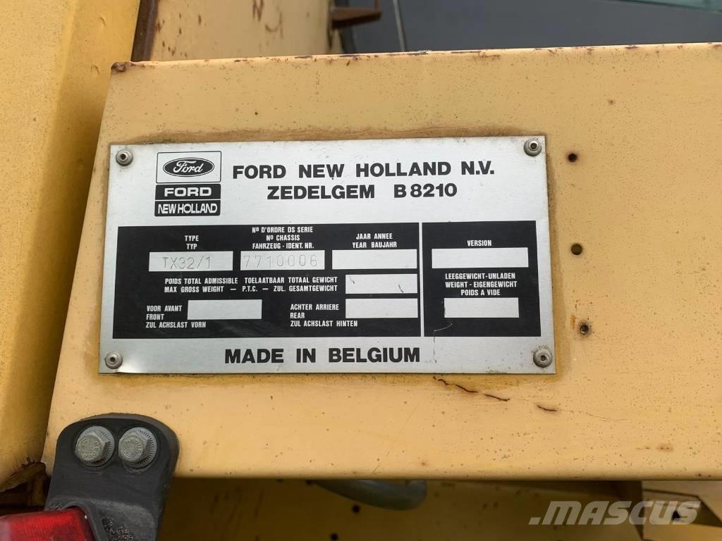 New Holland TX 32 Зерноуборочные комбайны