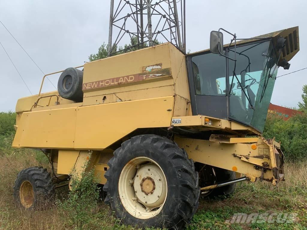 New Holland TX 32 Зерноуборочные комбайны