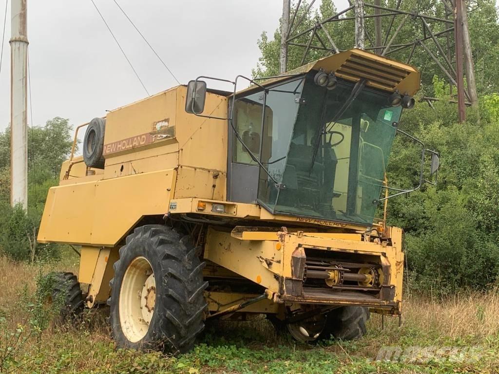 New Holland TX 32 Зерноуборочные комбайны
