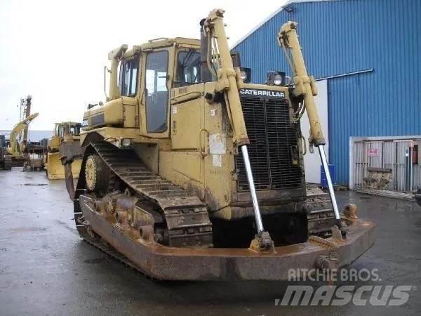 CAT D8N Гусеничные бульдозеры