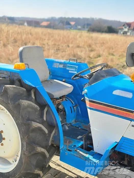 Mitsubishi MT3201 Коммунальные тракторы