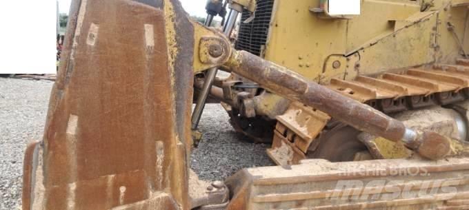 CAT D 9 N Гусеничные бульдозеры