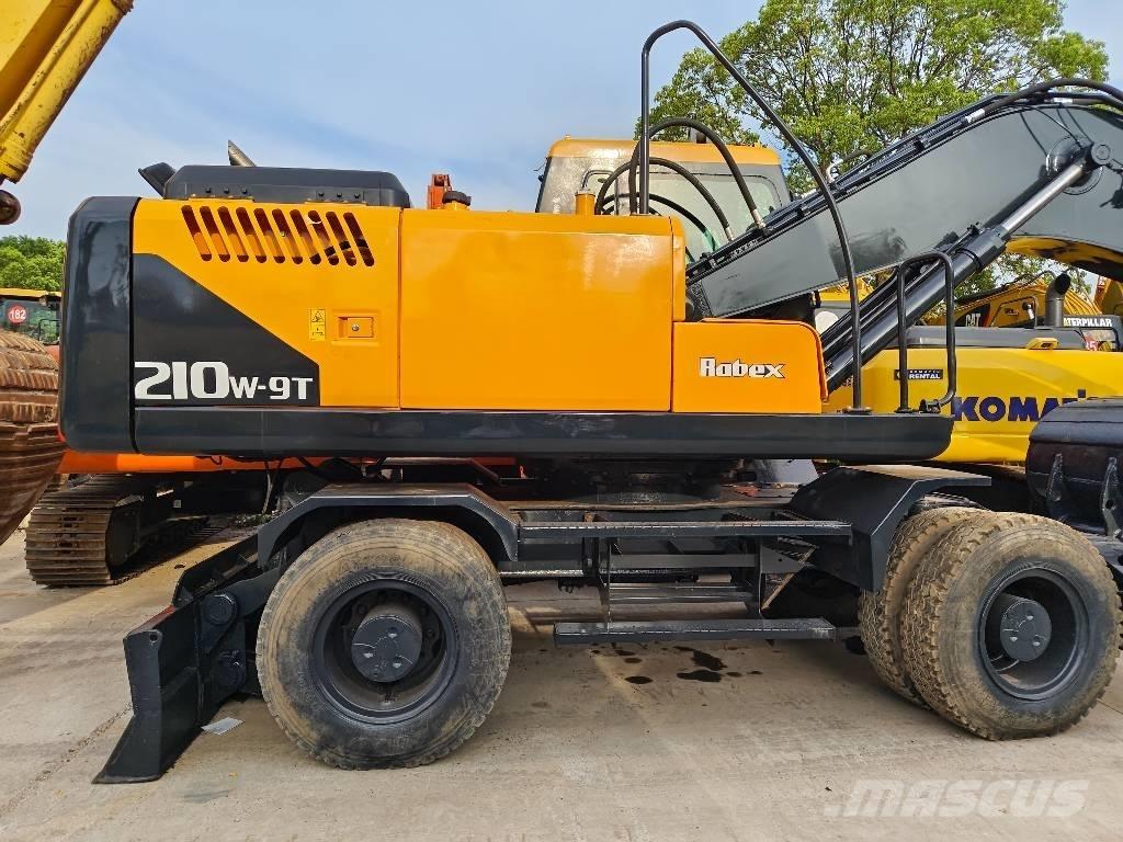 Hyundai R210W-9 Колёсные экскаваторы