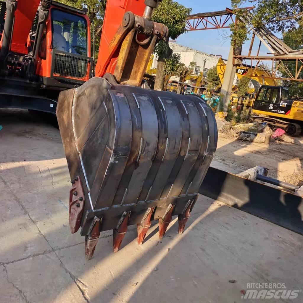 Doosan DX 225 LC Гусеничные экскаваторы