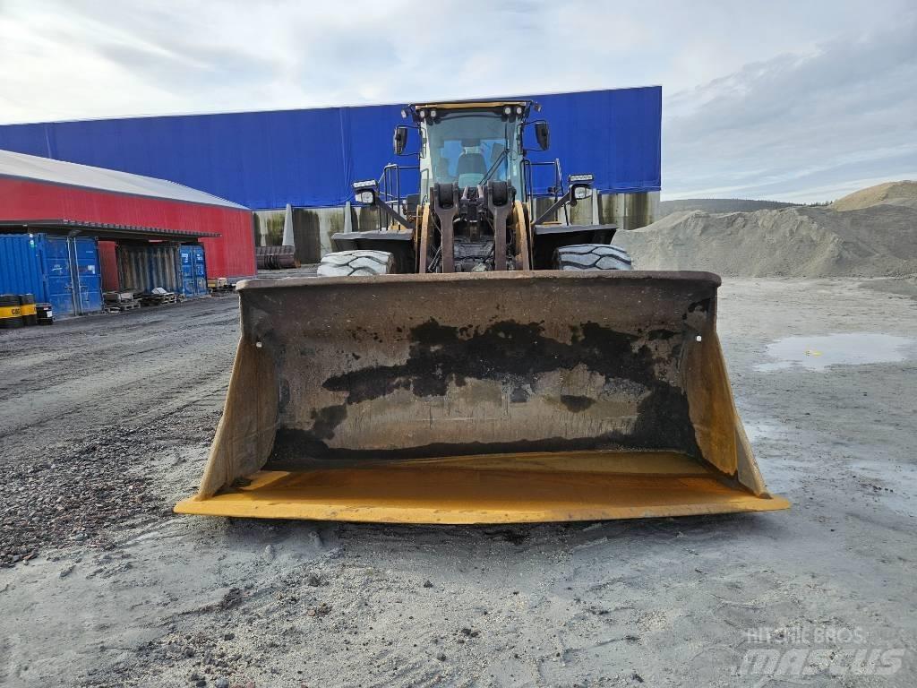 CAT 982 M Фронтальные погрузчики
