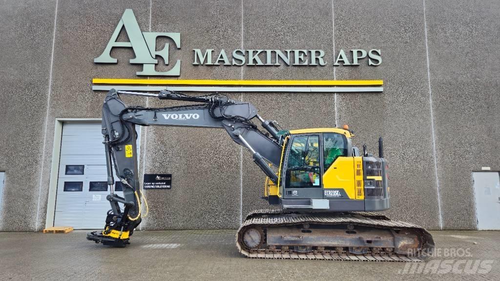 Volvo ECR 235 E L Гусеничные экскаваторы