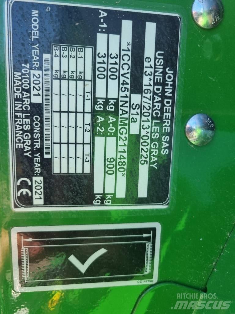 John Deere V451G Рулонные пресс-подборщики
