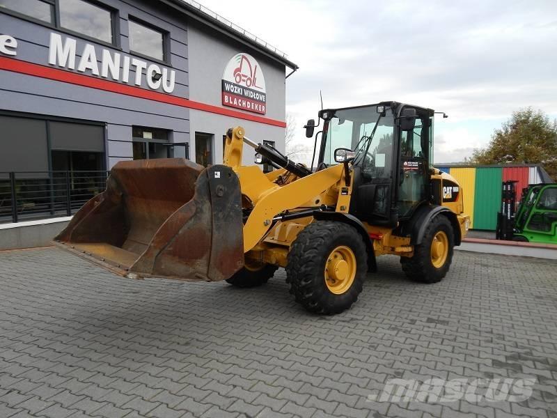 CAT 906M Фронтальные погрузчики