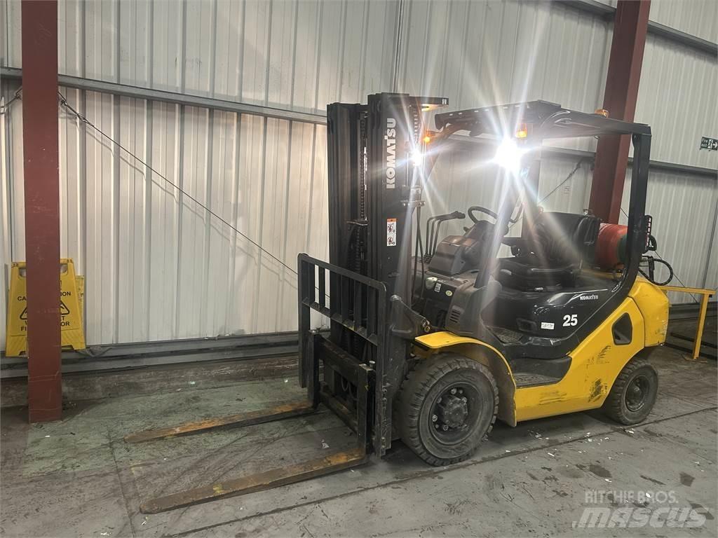 Komatsu FG25HT-17 Газовые погрузчики
