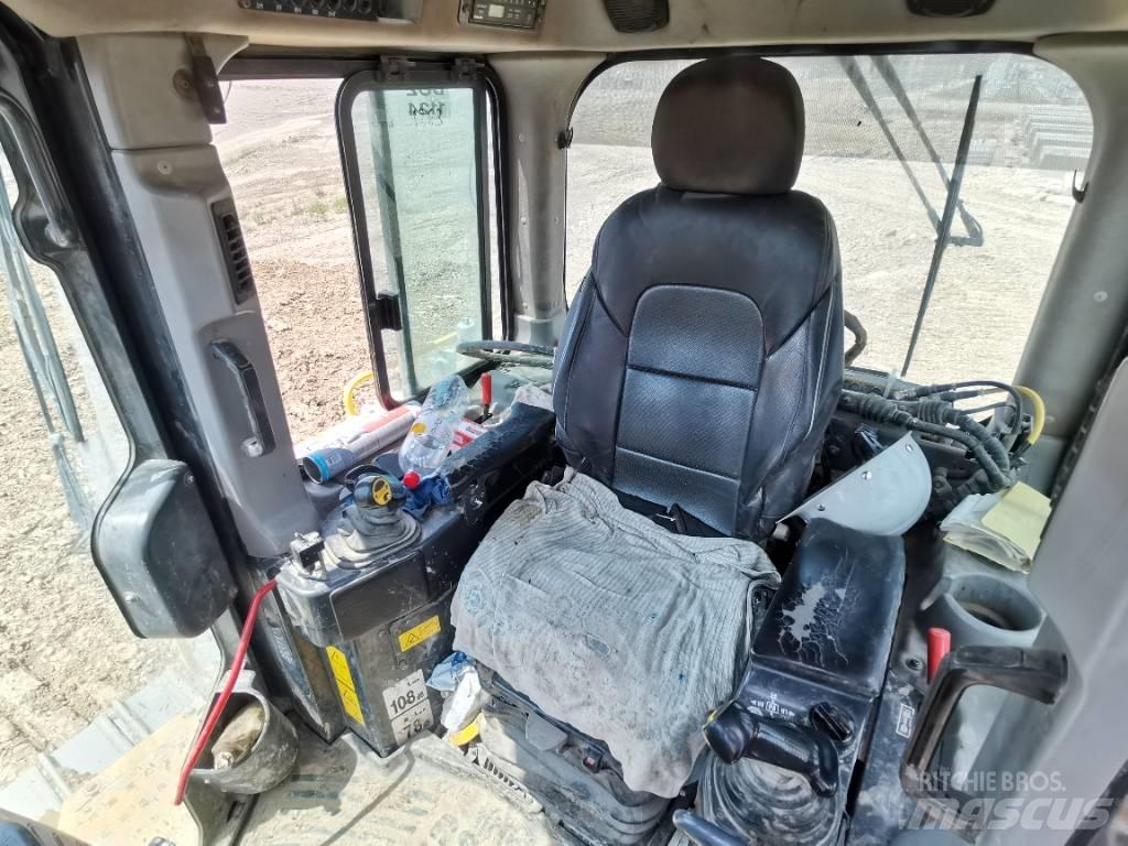 Komatsu D 65 PX-17 Гусеничные бульдозеры