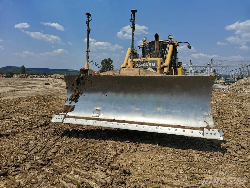 Komatsu D 65 PX-17 Гусеничные бульдозеры