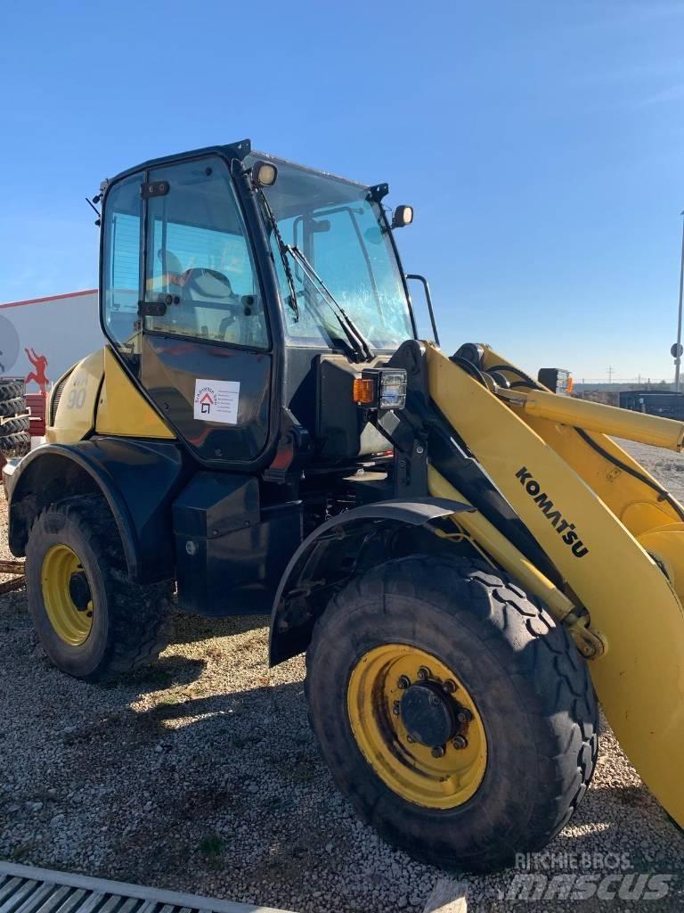 Komatsu WA 90-6 Фронтальные погрузчики